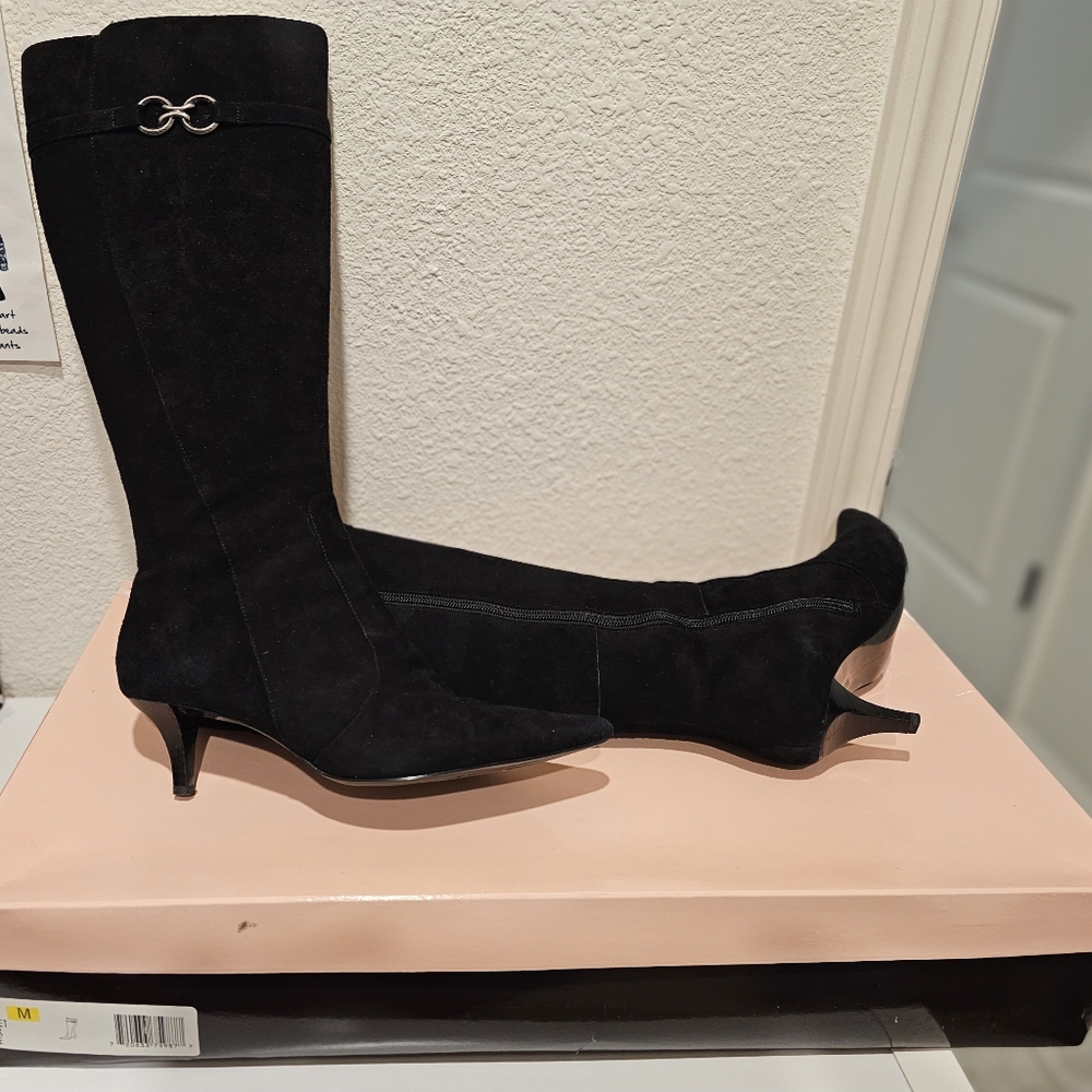 Bandolino back suede boots size 6M